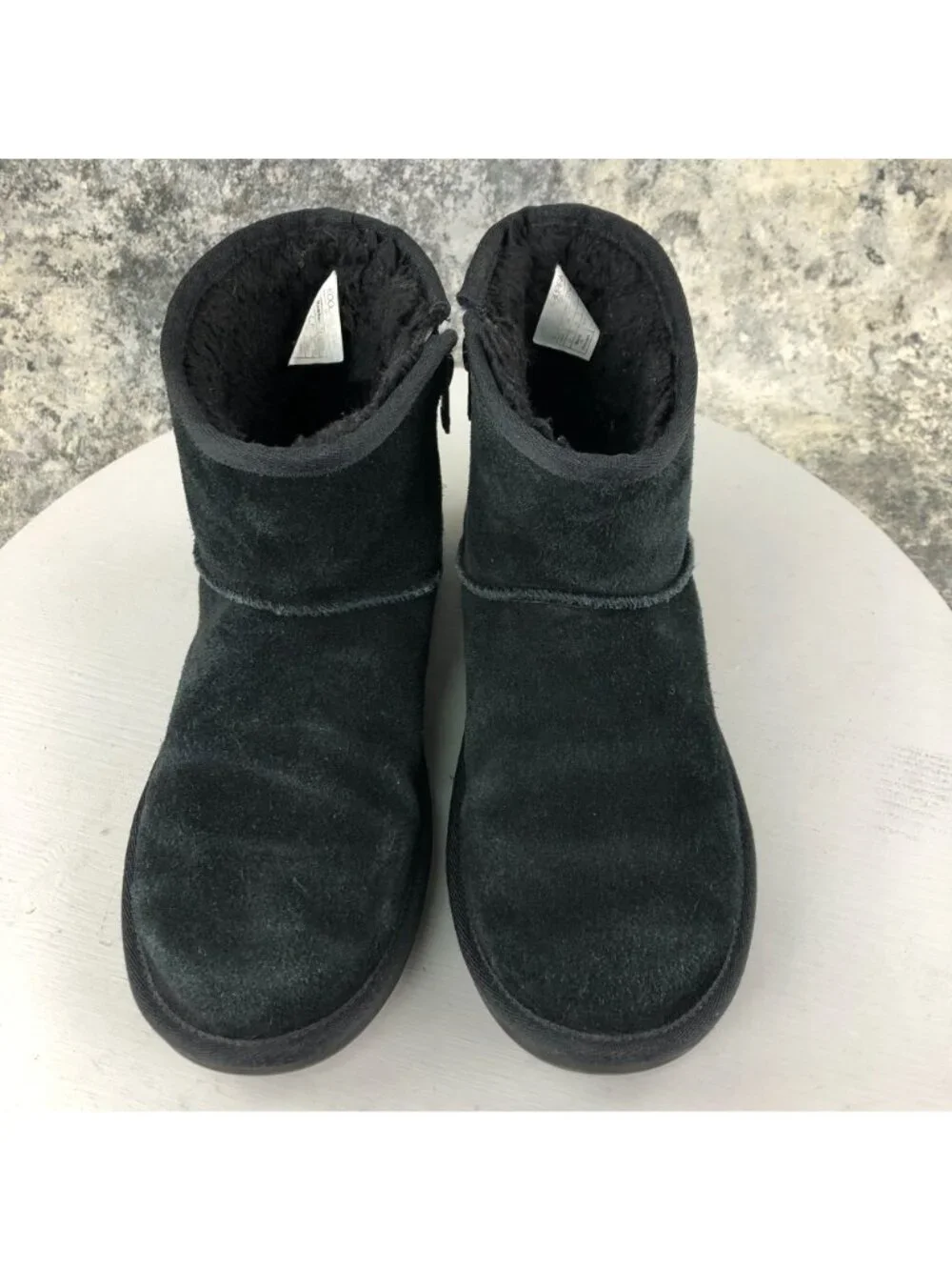 Koolaburra UGG Kid's Size 5 Koola Mini Black Suede Closed Toe Faux Fur Boots